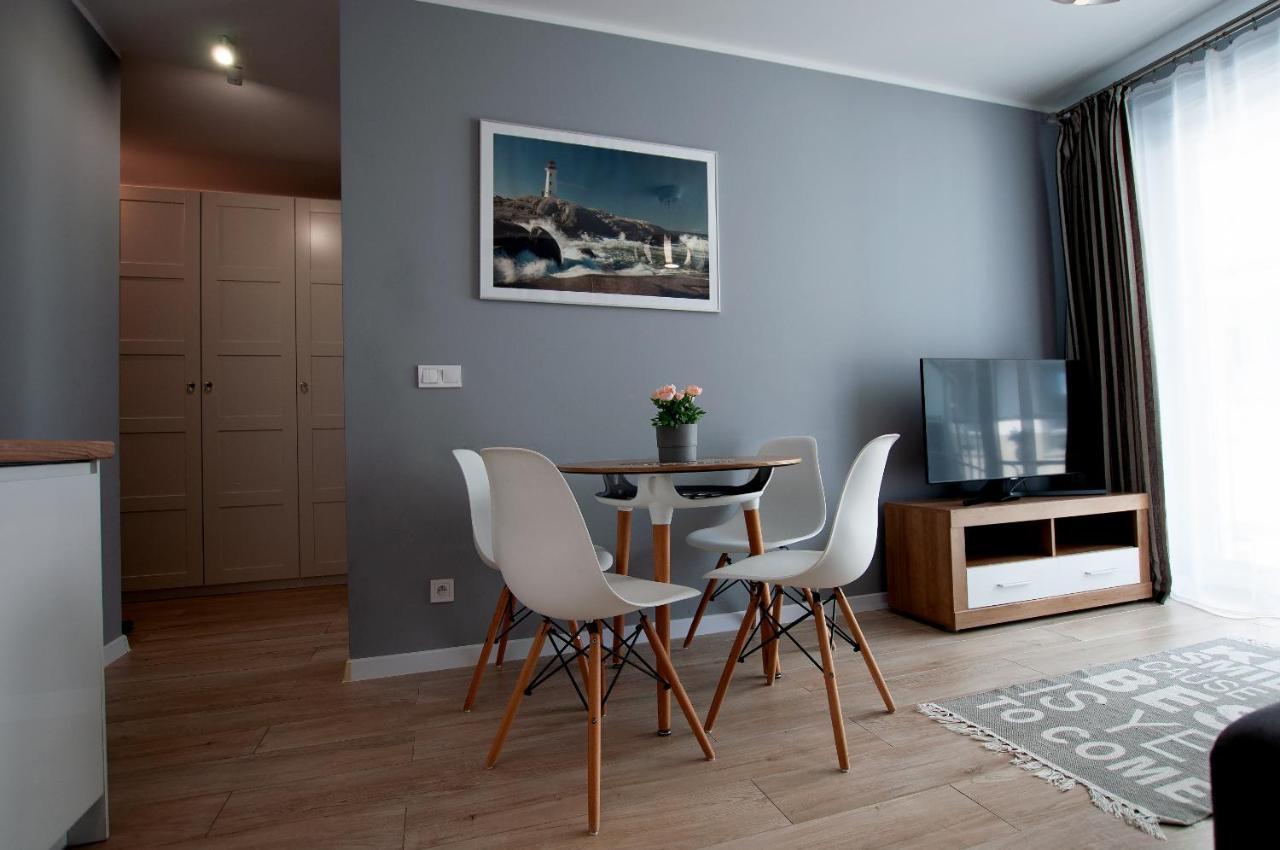 Apartament Ikar - 2 Pokojowy Przy Morzu Z Balkonem โปเบียโรโว ภายนอก รูปภาพ
