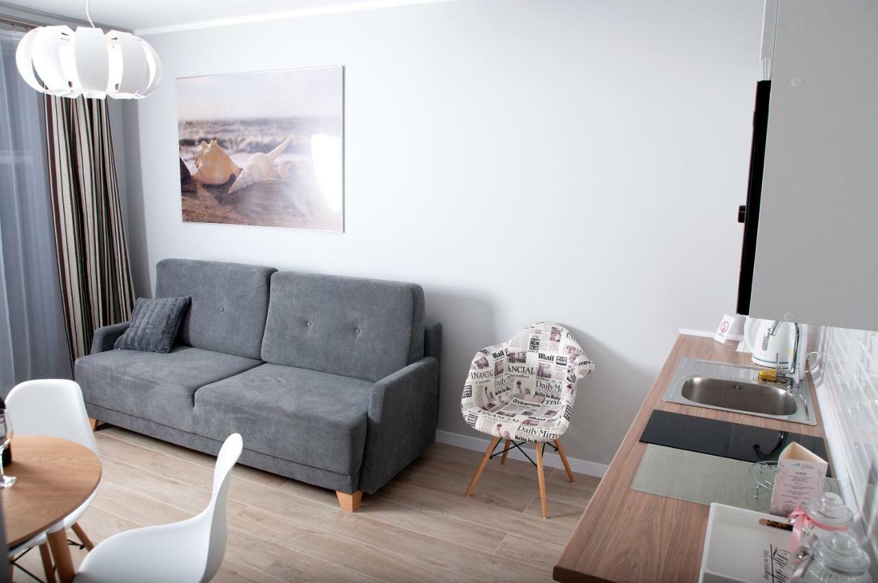 Apartament Ikar - 2 Pokojowy Przy Morzu Z Balkonem โปเบียโรโว ภายนอก รูปภาพ